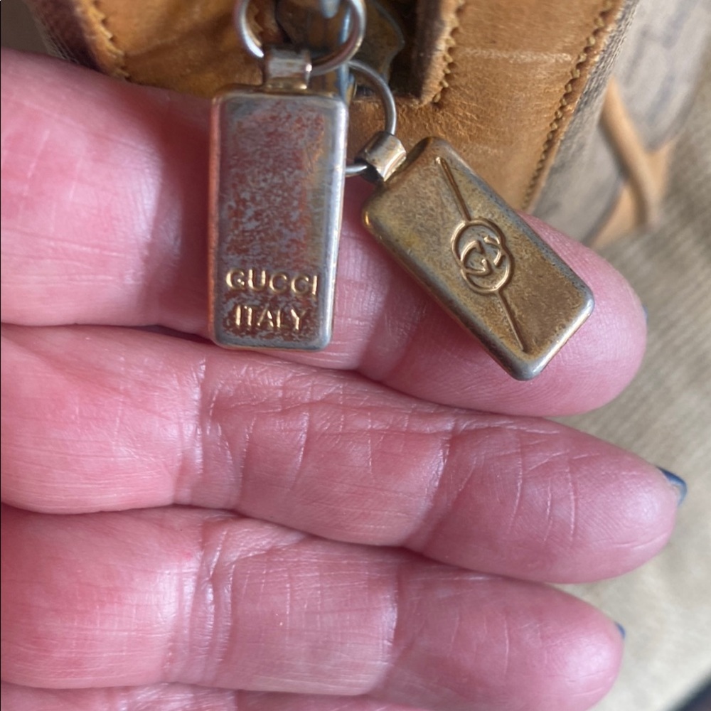 Gucci Brown Shoulder Bag with Iconic Design - Picture 5 of 16